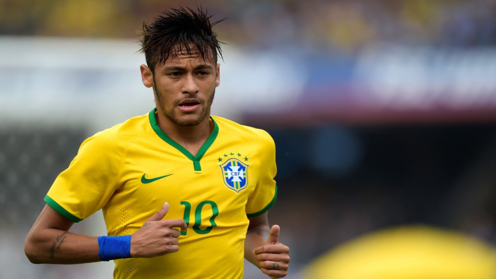 拜仁中场多线作战，配合默契成为制胜关键，在拜仁效力过的中场