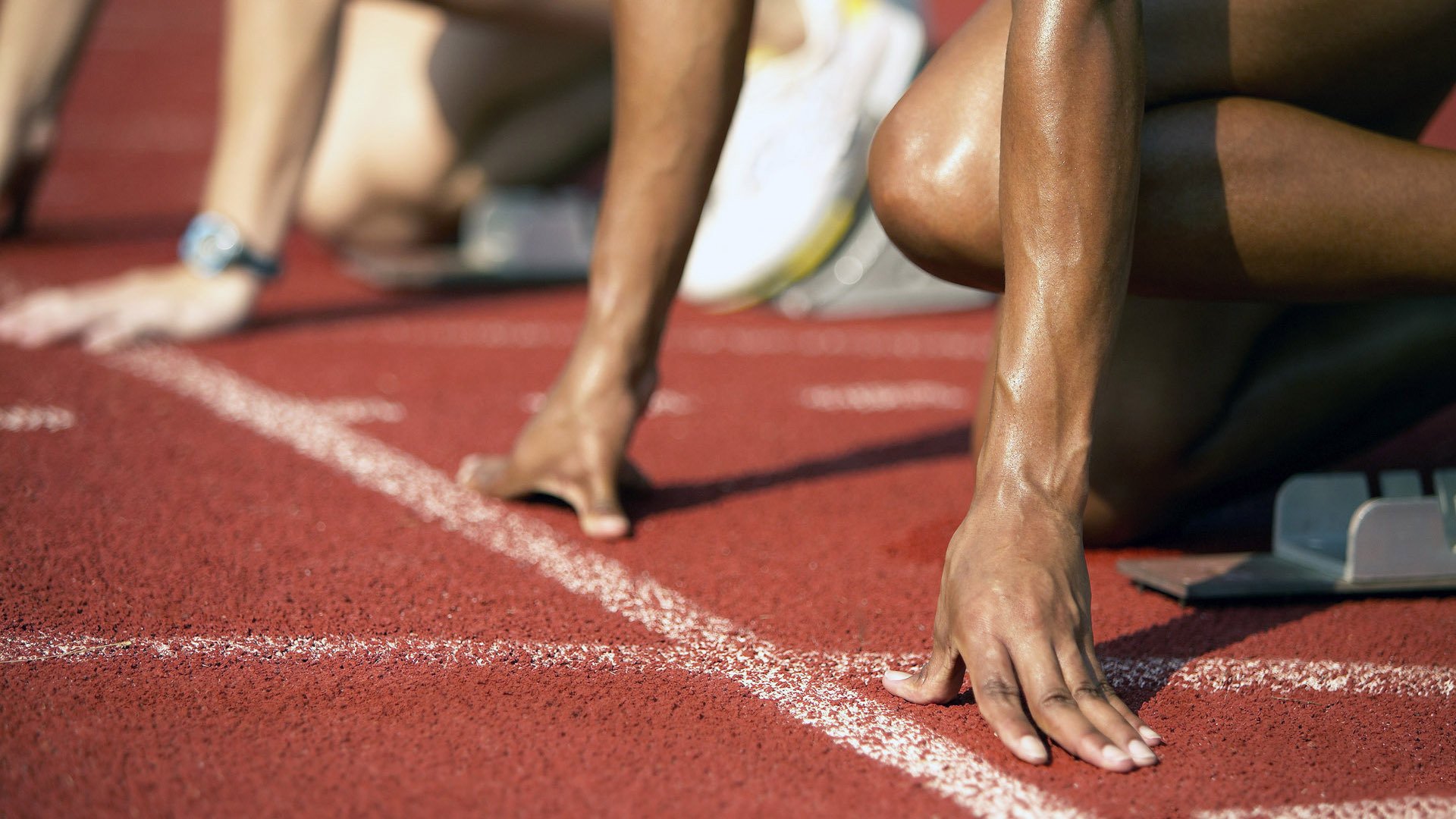 英超前十名逐渐成型，争冠、欧战和保级区格局日益清晰，英超前几名